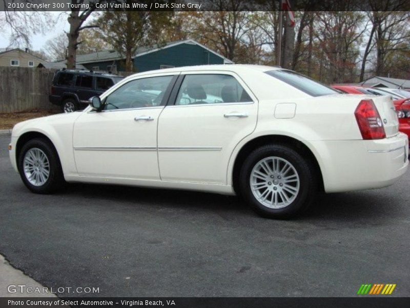 Cool Vanilla White / Dark Slate Gray 2010 Chrysler 300 Touring