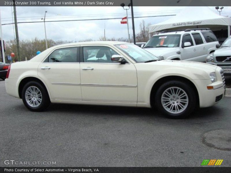 Cool Vanilla White / Dark Slate Gray 2010 Chrysler 300 Touring