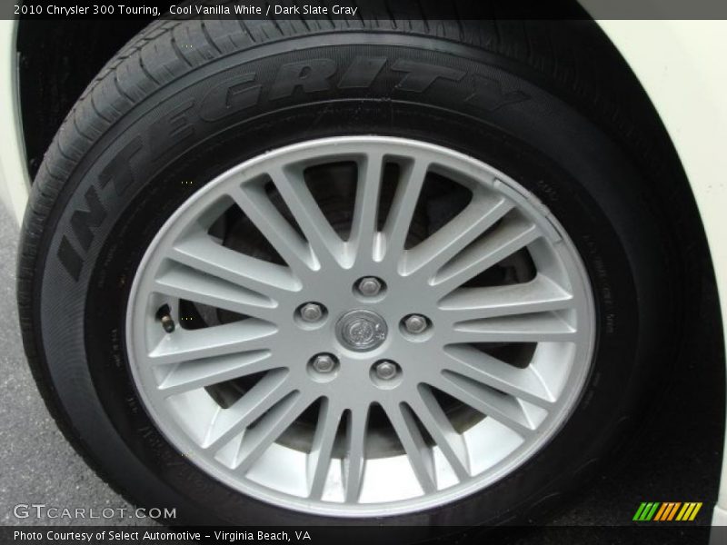 Cool Vanilla White / Dark Slate Gray 2010 Chrysler 300 Touring