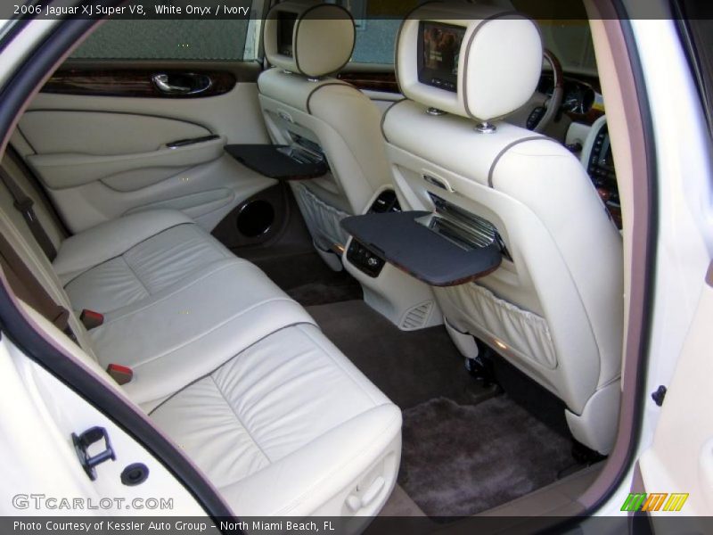  2006 XJ Super V8 Ivory Interior