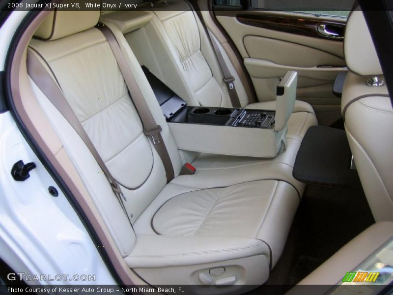  2006 XJ Super V8 Ivory Interior