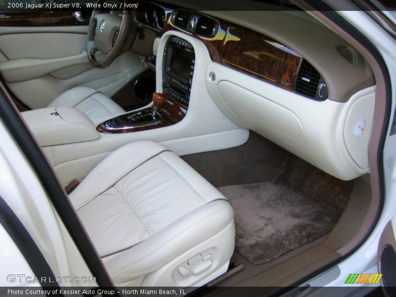 White Onyx / Ivory 2006 Jaguar XJ Super V8