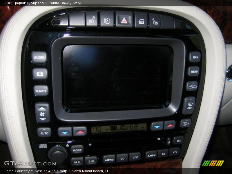 White Onyx / Ivory 2006 Jaguar XJ Super V8