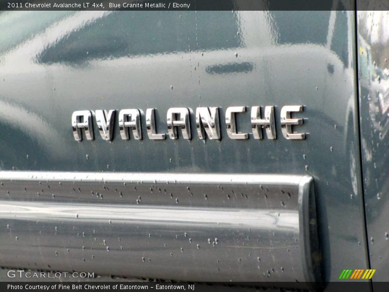  2011 Avalanche LT 4x4 Logo