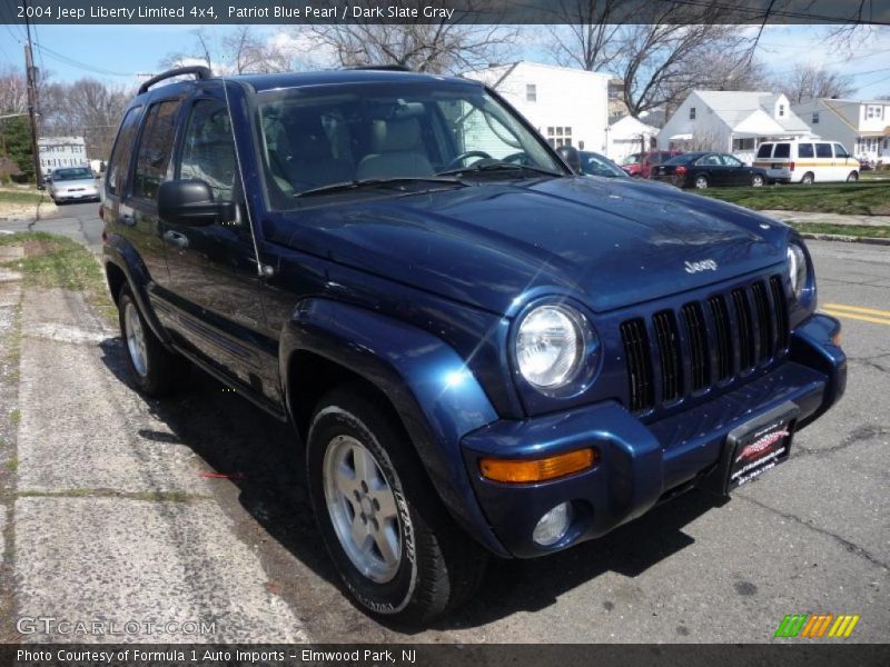 Patriot Blue Pearl / Dark Slate Gray 2004 Jeep Liberty Limited 4x4