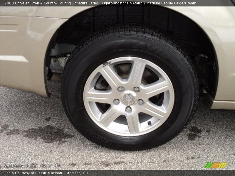 Light Sandstone Metallic / Medium Pebble Beige/Cream 2008 Chrysler Town & Country Touring Signature Series