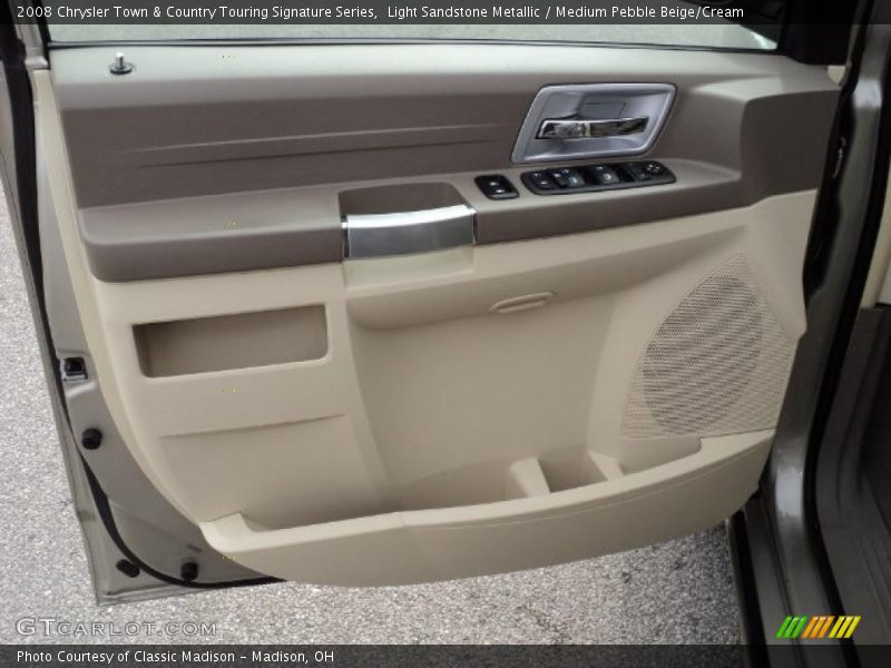 Light Sandstone Metallic / Medium Pebble Beige/Cream 2008 Chrysler Town & Country Touring Signature Series
