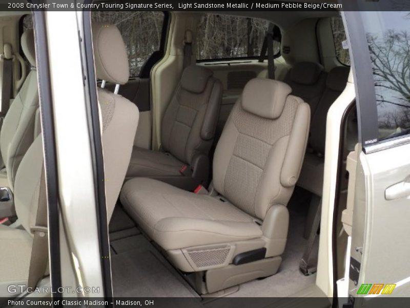 Light Sandstone Metallic / Medium Pebble Beige/Cream 2008 Chrysler Town & Country Touring Signature Series