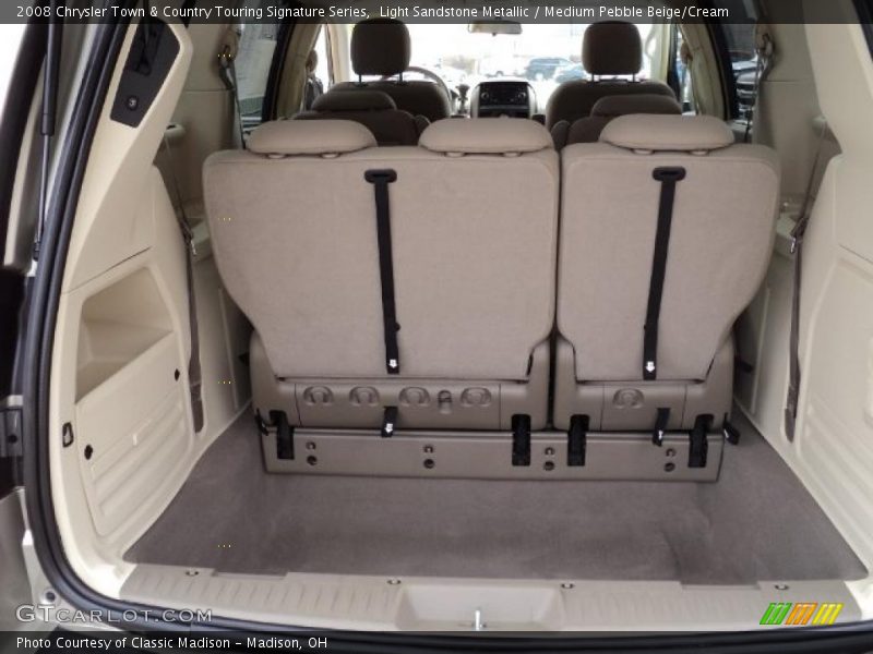 Light Sandstone Metallic / Medium Pebble Beige/Cream 2008 Chrysler Town & Country Touring Signature Series