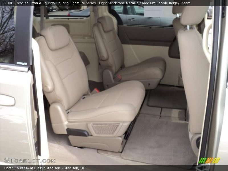 Light Sandstone Metallic / Medium Pebble Beige/Cream 2008 Chrysler Town & Country Touring Signature Series