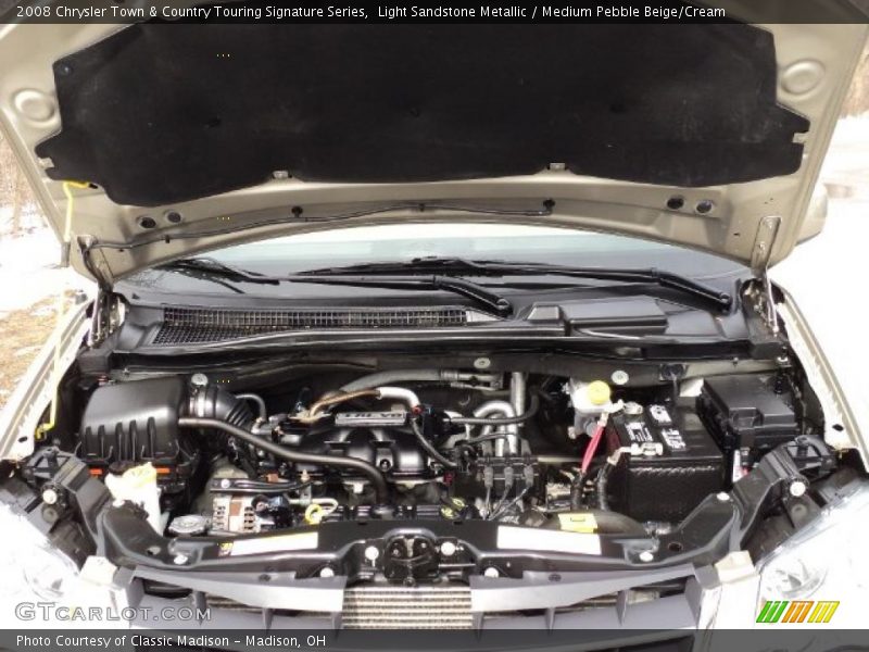 Light Sandstone Metallic / Medium Pebble Beige/Cream 2008 Chrysler Town & Country Touring Signature Series