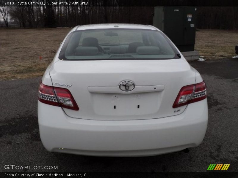 Super White / Ash Gray 2010 Toyota Camry LE
