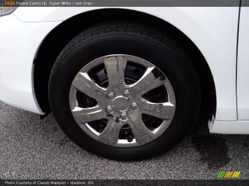Super White / Ash Gray 2010 Toyota Camry LE