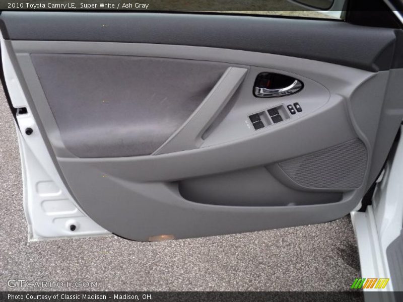 Super White / Ash Gray 2010 Toyota Camry LE