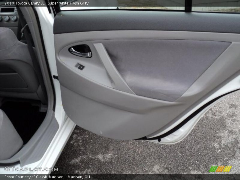 Super White / Ash Gray 2010 Toyota Camry LE