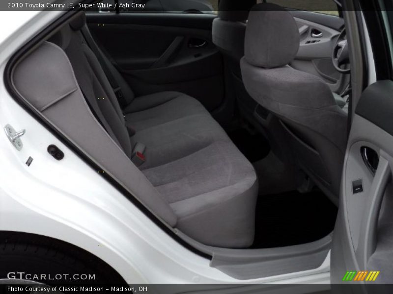 Super White / Ash Gray 2010 Toyota Camry LE