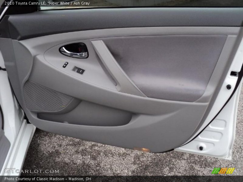 Super White / Ash Gray 2010 Toyota Camry LE