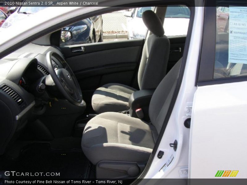 Aspen White / Charcoal 2010 Nissan Sentra 2.0 SR