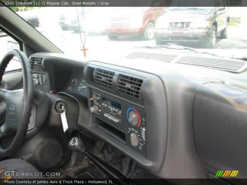 Silver Metallic / Gray 1995 Chevrolet S10 LS Regular Cab