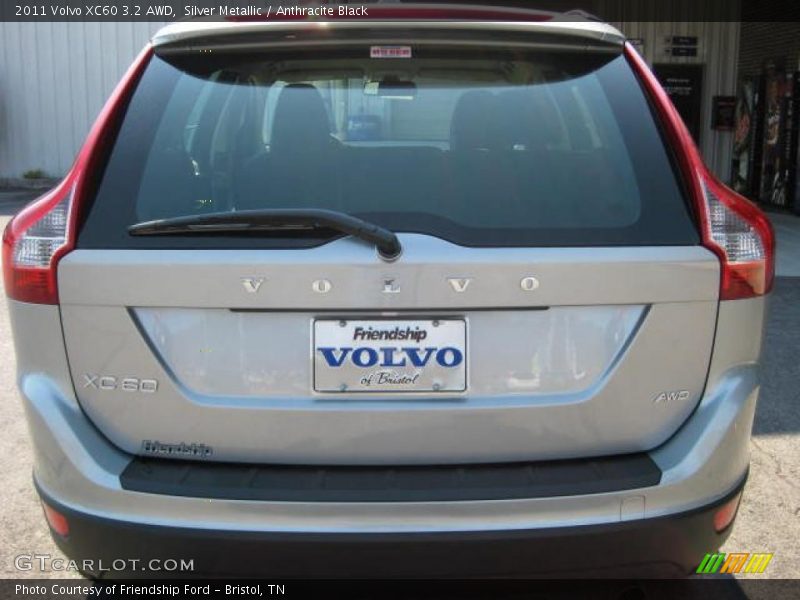 Silver Metallic / Anthracite Black 2011 Volvo XC60 3.2 AWD