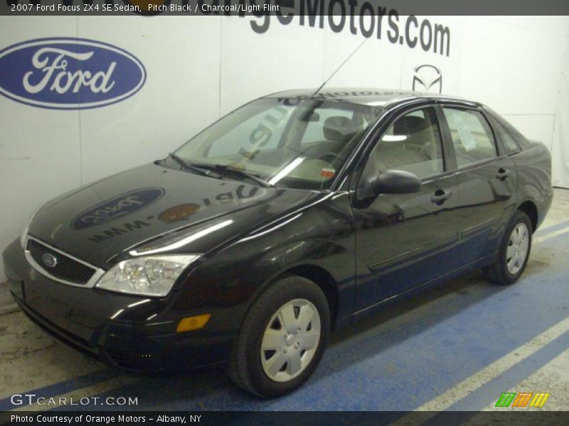 Pitch Black / Charcoal/Light Flint 2007 Ford Focus ZX4 SE Sedan
