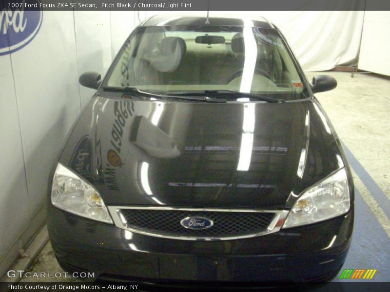 Pitch Black / Charcoal/Light Flint 2007 Ford Focus ZX4 SE Sedan