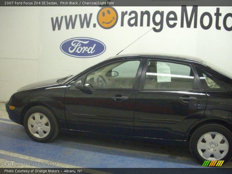 Pitch Black / Charcoal/Light Flint 2007 Ford Focus ZX4 SE Sedan