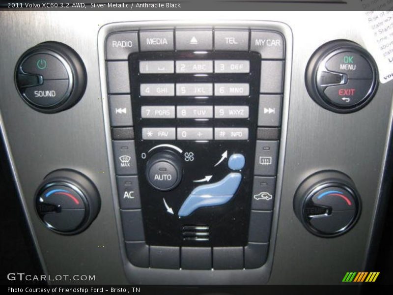 Silver Metallic / Anthracite Black 2011 Volvo XC60 3.2 AWD