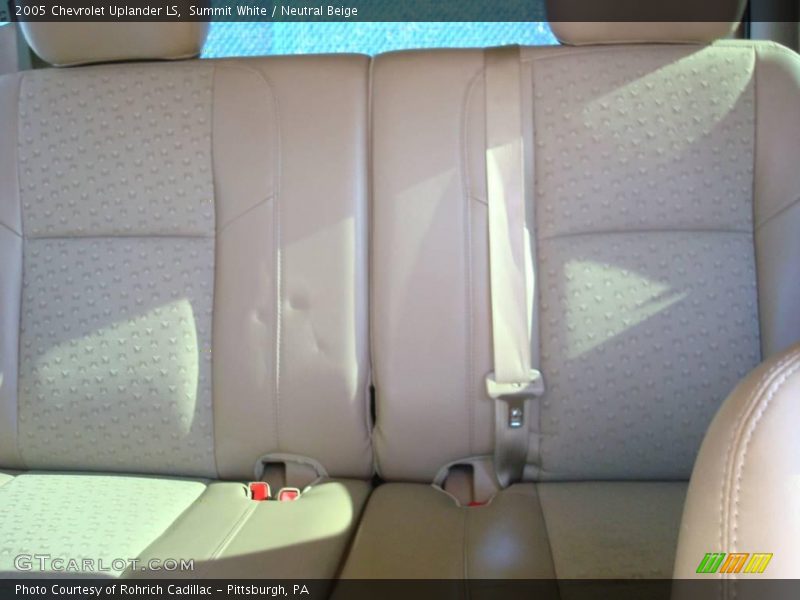 Summit White / Neutral Beige 2005 Chevrolet Uplander LS