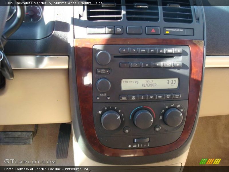 Summit White / Neutral Beige 2005 Chevrolet Uplander LS