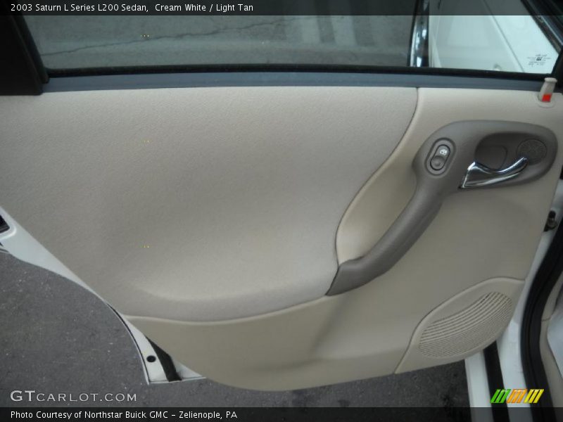 Cream White / Light Tan 2003 Saturn L Series L200 Sedan