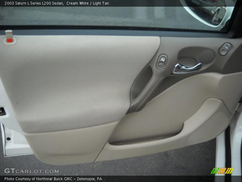 Cream White / Light Tan 2003 Saturn L Series L200 Sedan