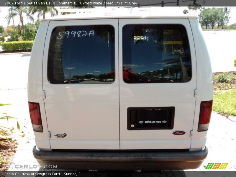 Oxford White / Medium Flint Grey 2007 Ford E Series Van E150 Commercial