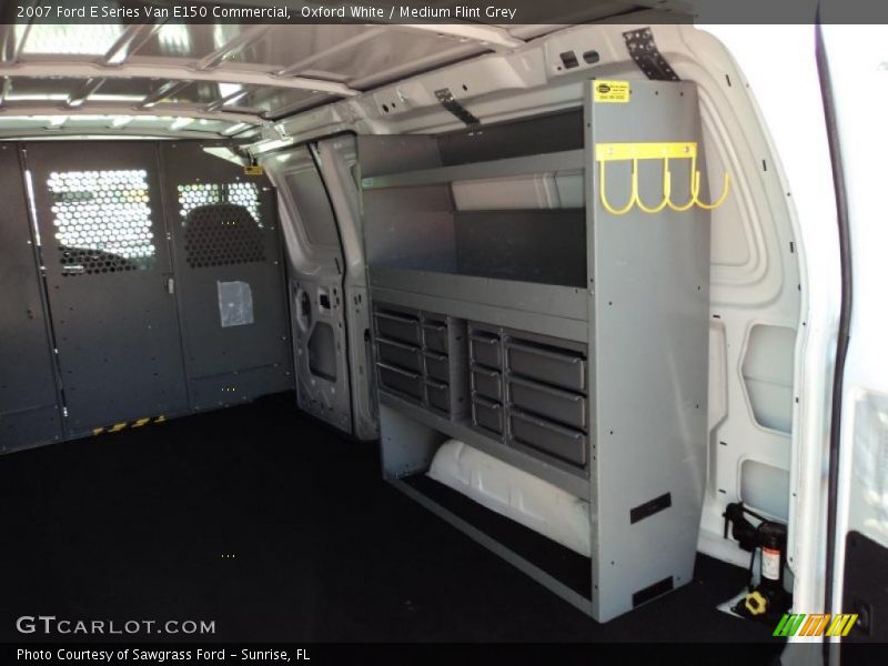 Oxford White / Medium Flint Grey 2007 Ford E Series Van E150 Commercial