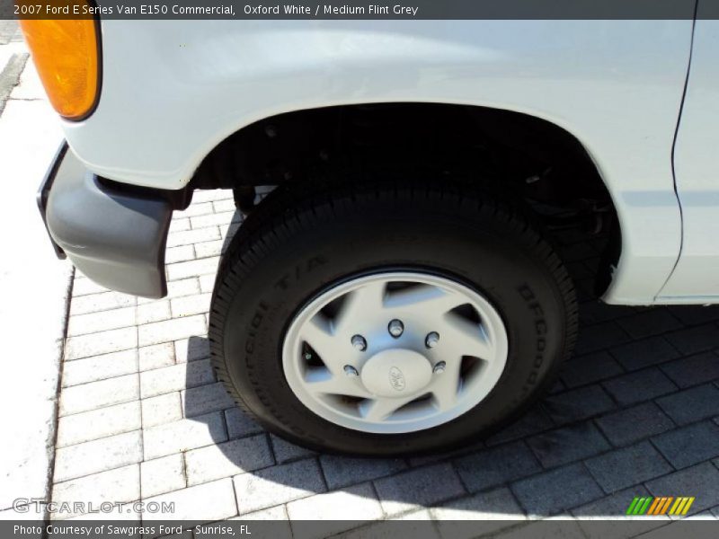 Oxford White / Medium Flint Grey 2007 Ford E Series Van E150 Commercial