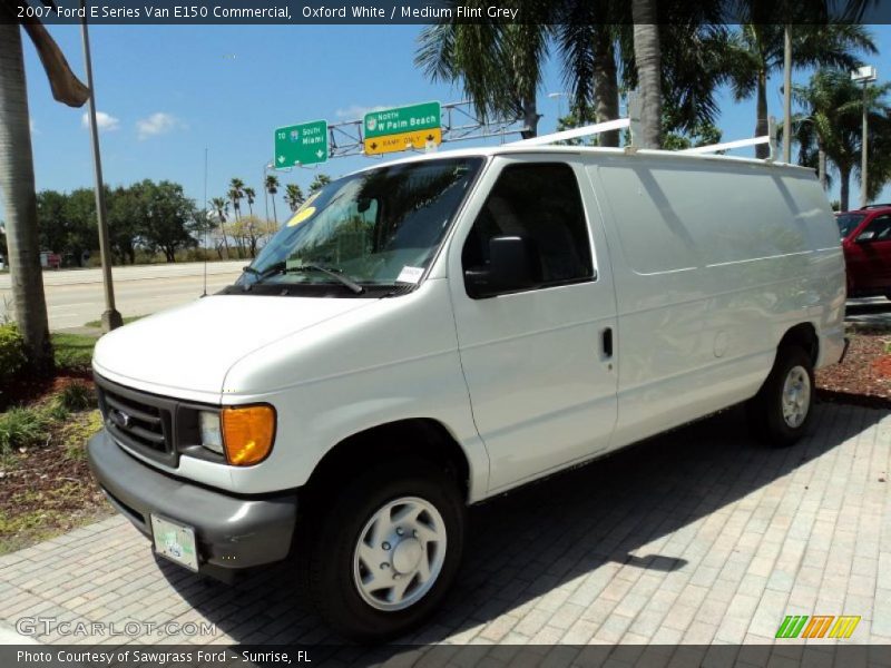 Oxford White / Medium Flint Grey 2007 Ford E Series Van E150 Commercial