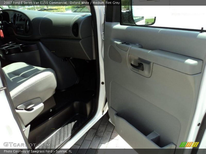Oxford White / Medium Flint Grey 2007 Ford E Series Van E150 Commercial