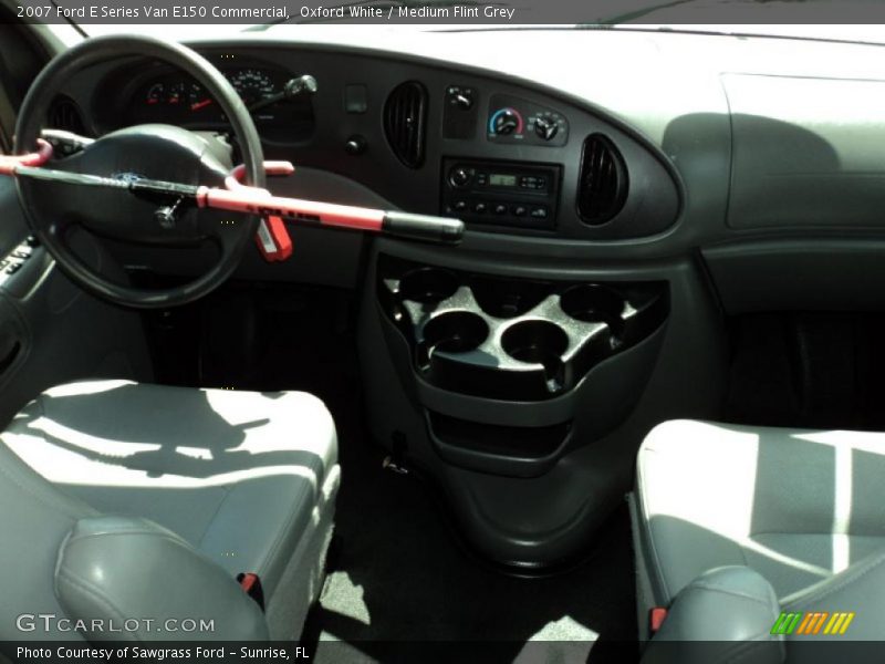 Oxford White / Medium Flint Grey 2007 Ford E Series Van E150 Commercial