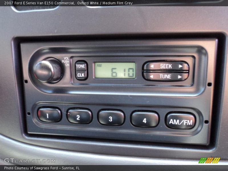 Oxford White / Medium Flint Grey 2007 Ford E Series Van E150 Commercial