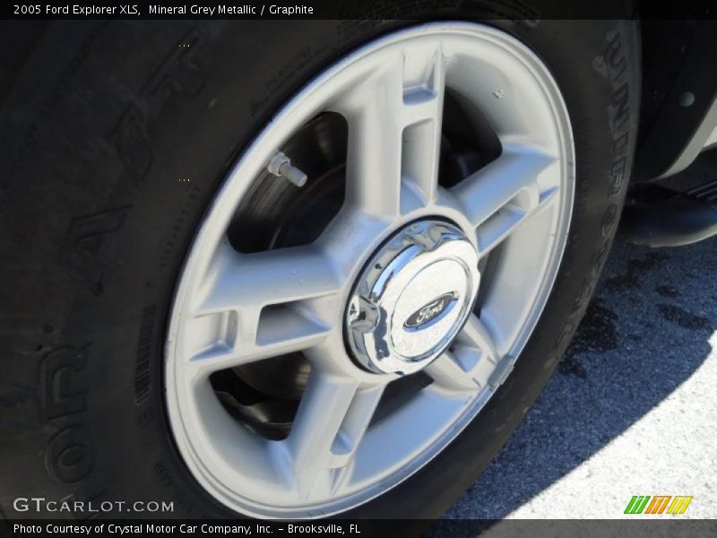 Mineral Grey Metallic / Graphite 2005 Ford Explorer XLS