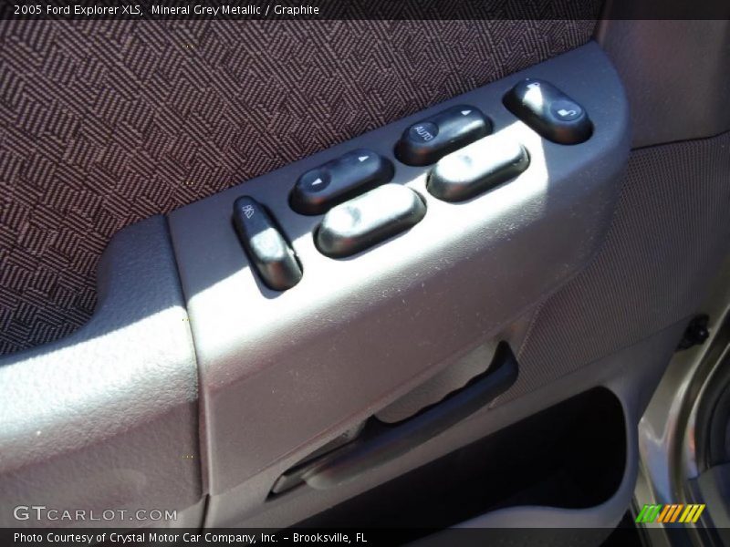 Mineral Grey Metallic / Graphite 2005 Ford Explorer XLS