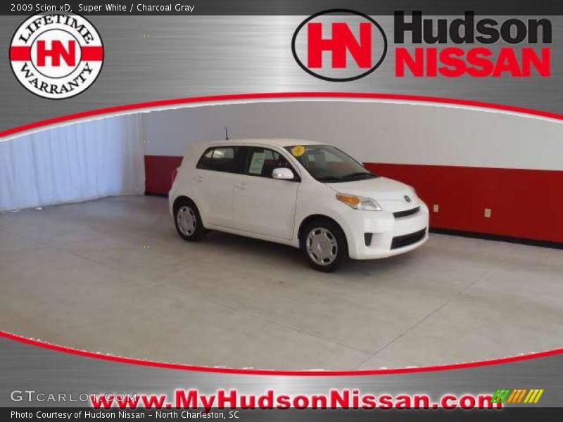 Super White / Charcoal Gray 2009 Scion xD