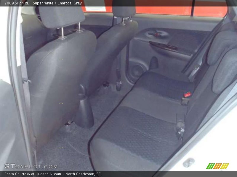 Super White / Charcoal Gray 2009 Scion xD
