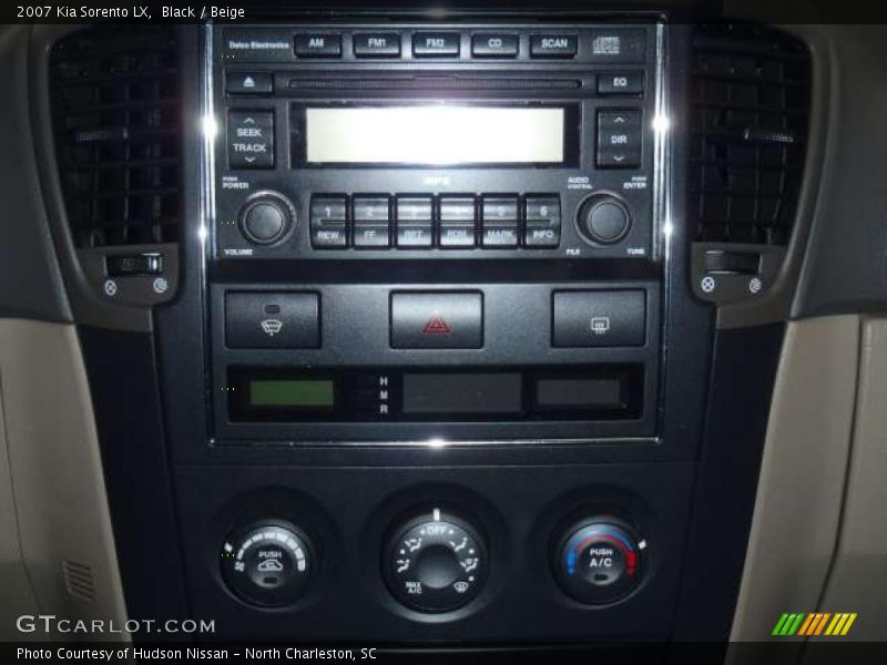 Black / Beige 2007 Kia Sorento LX