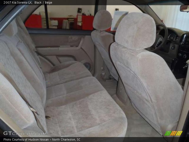 Black / Beige 2007 Kia Sorento LX