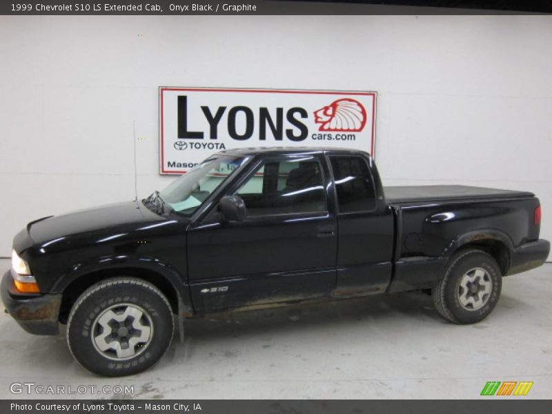 Onyx Black / Graphite 1999 Chevrolet S10 LS Extended Cab
