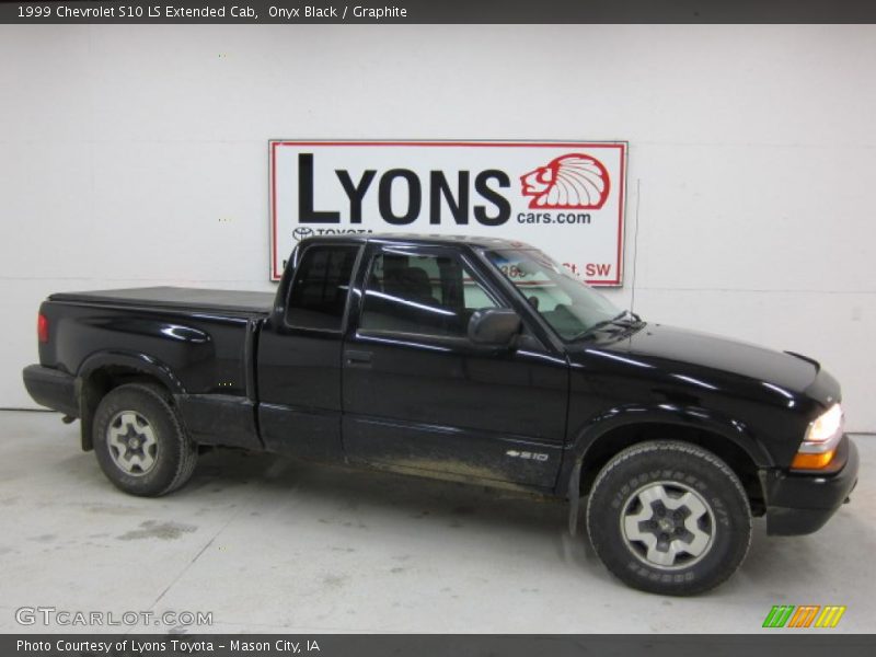 Onyx Black / Graphite 1999 Chevrolet S10 LS Extended Cab