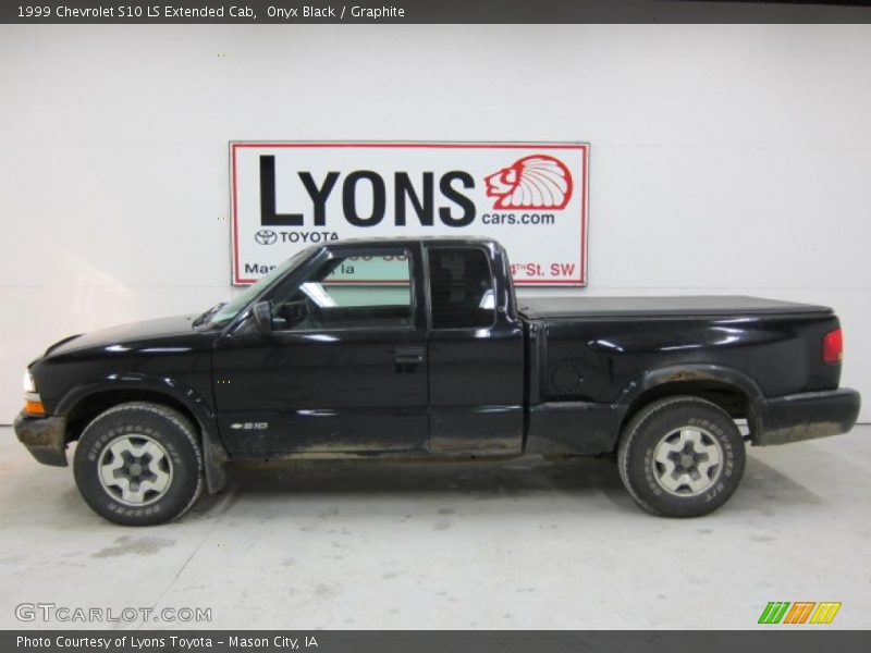 Onyx Black / Graphite 1999 Chevrolet S10 LS Extended Cab