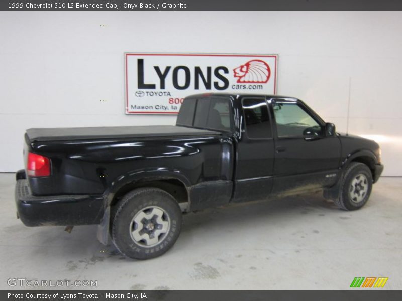 Onyx Black / Graphite 1999 Chevrolet S10 LS Extended Cab