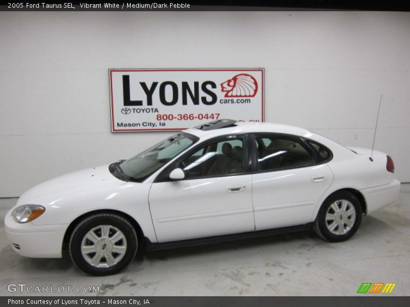 Vibrant White / Medium/Dark Pebble 2005 Ford Taurus SEL